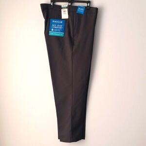 HAGGAR pants "Slim Straight, Flex Waistband". Casual pants. Size 42W x 30L.  NWT
